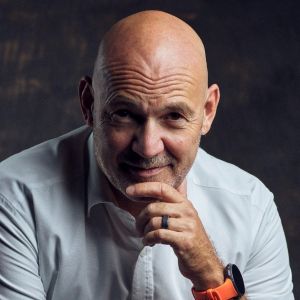 Dr. Tobias Kiefer